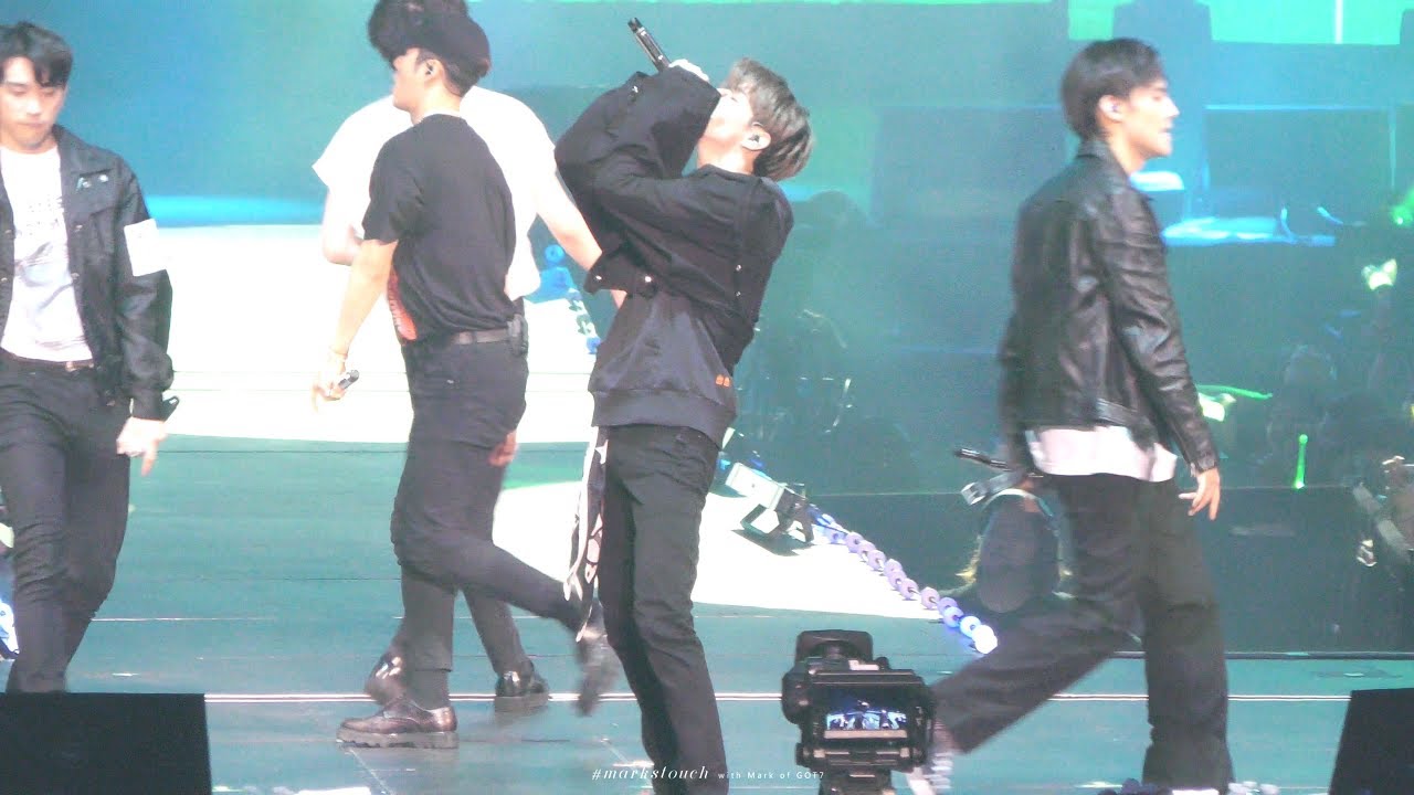 [4K fancam] 180711 EYES ON YOU IN NEW YORK 🗽🇺🇸 GOOD BOY STOP STOP IT GOT7(갓세븐) 마크(MARK)focus