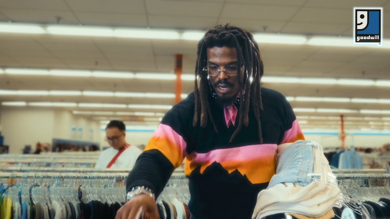 Кэм Ньютон покупает вещи в магазине Goodwill??