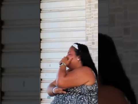 CADÊ OS PAIS DELA??