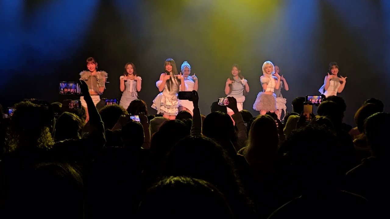 UNIS - Cheer Up (TWICE cover), Live Fancam, 1/30/26, Theatre of the Living Arts, Philadelphia, PA