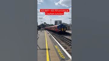 SWR Class 455s arriving at Clapham Junction
