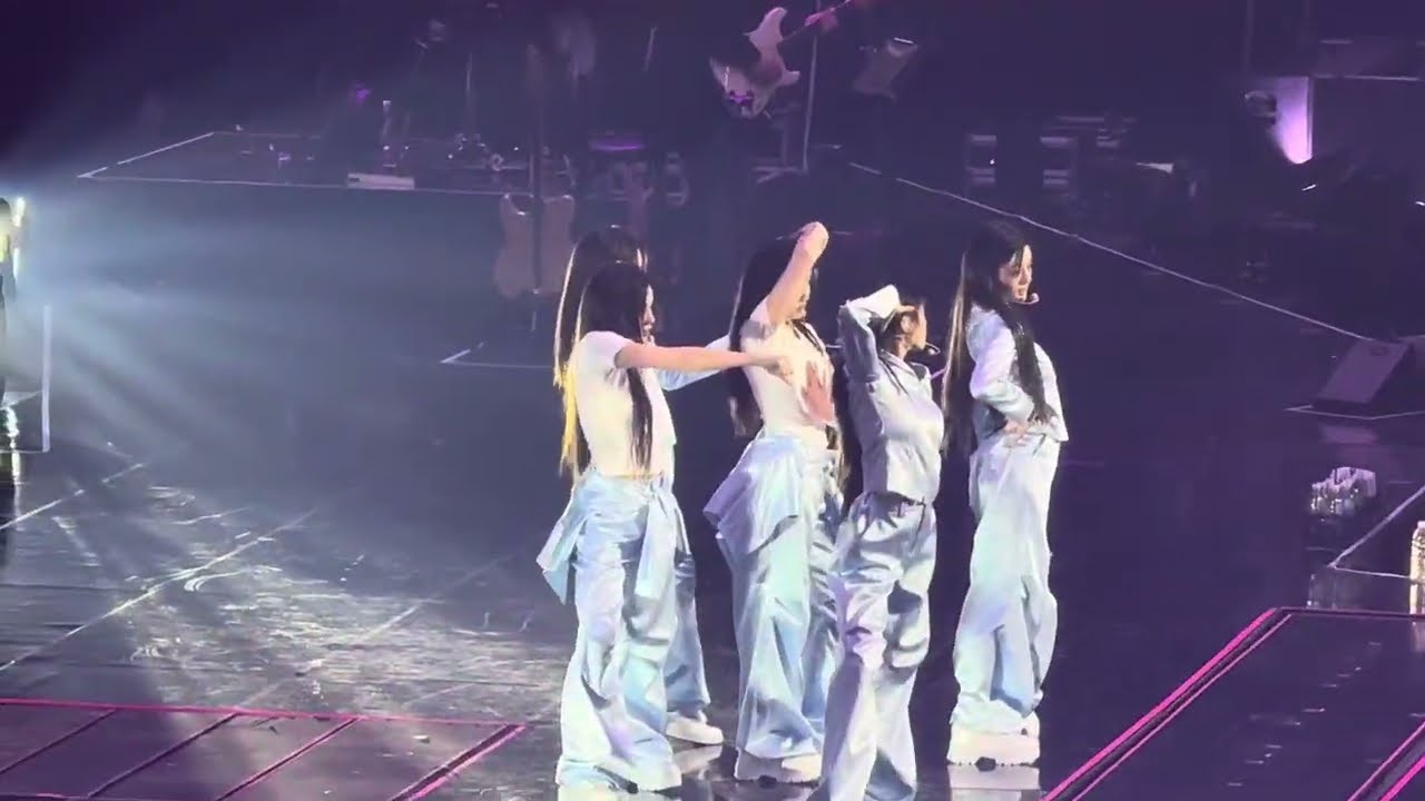 250531 ILLIT - ID;Peace B | 2025 Weverse con festival