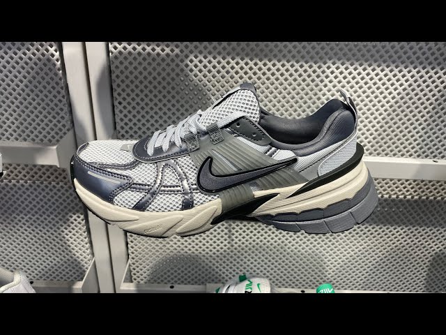 ★NIKE★V2K Run Pure Platinum Wolf Grey★FD0736-003 WMNS) Nike V2K Run 'Pure Platinum Wolf Grey' FD0736-003