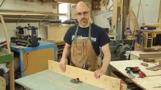 Rob Brown, the editor of Canadian Woodworking & Home Improvement Magazine, shows how to made a split fence for your router 