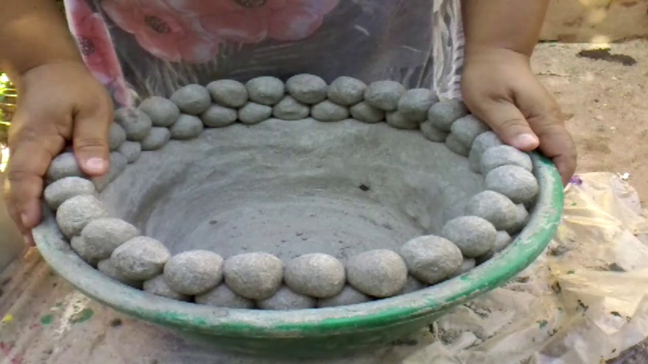 vaso  diferente  com borda de bolinha