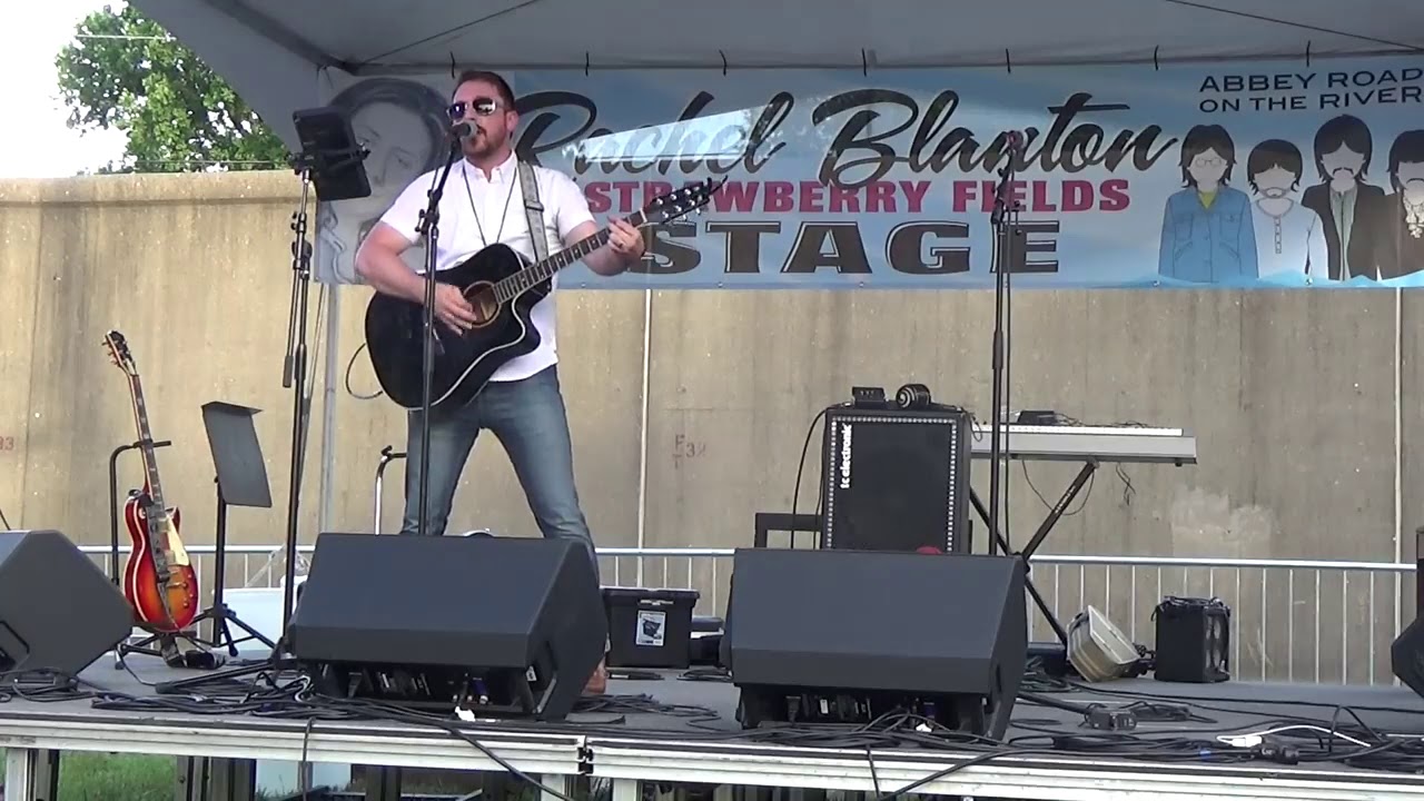 Nick Peay Performs "Don't Be Cruel" at Abbey Road on the River