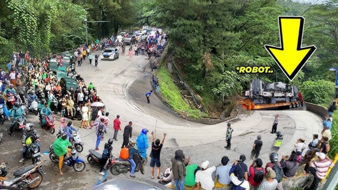 Jinsiy olatni jamoat transportida qattiqlashayotgani tasvirlangan video. Jinsiy olatni jamoat transportida qattiqlashayotgani tasvirlangan video.