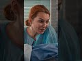 PACJENT W ŚPIĄCZCE UŚCISNĄŁ MATKĘ ZA RĘKĘ 😮| Szpital św. Anny #shorts
