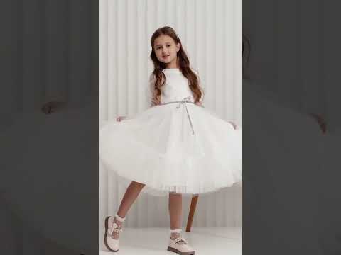 Сукня святкова для дівчинки біла з атласу та фатину, видео 1