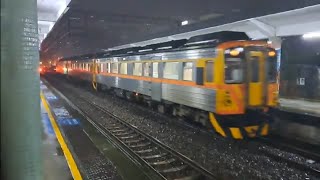 4738次八堵發車經由平溪線開往菁桐的DRC1035+DRC1016+DRC1024三節DRC原色柴油客車