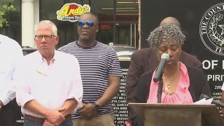 Smith County, Tyler officials hold prayer vigil on downtown Tyler square