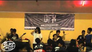 Summer Head Dormitory - manusia tidak berguna (live at gor pd aren)