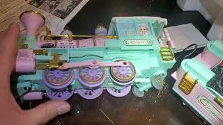 Enesco PRECIOUS MOMENTS SUGAR TOWN HOLIDAY EXPRESS Train Set Demo