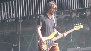 Keanu Reeves returns to stage with bass guitar after 20 years
