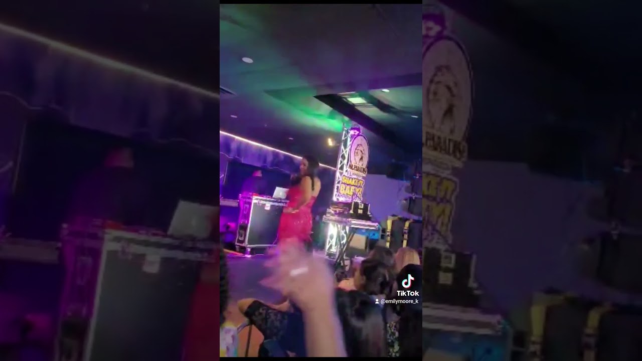 Emily Moore at the Shake it Baby Concert Nov 17th 2023!