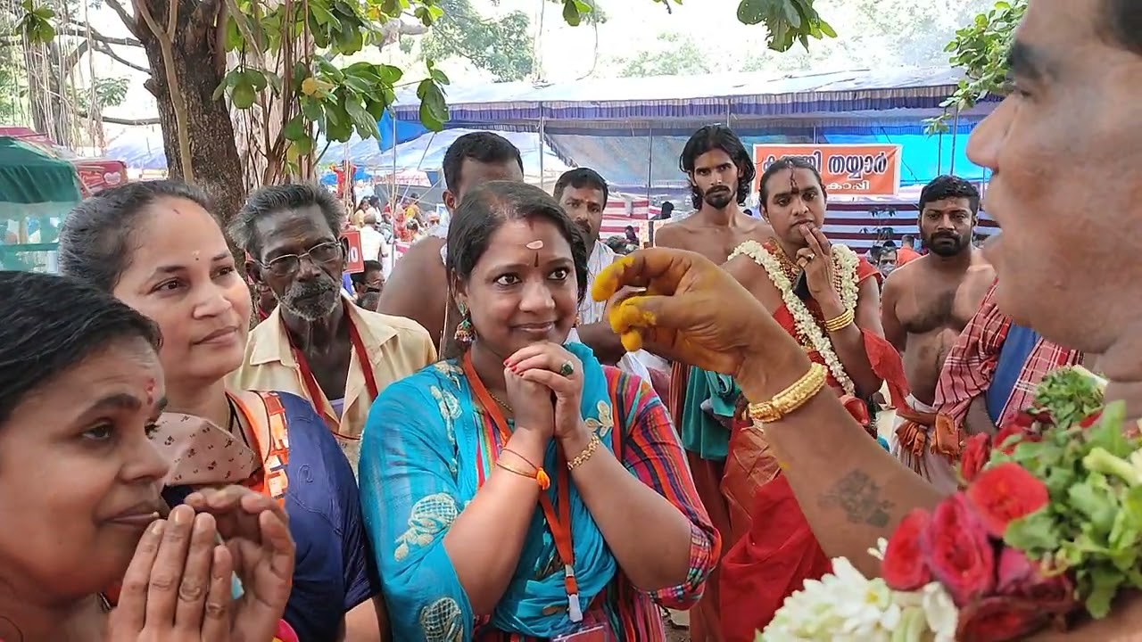 കൊടുങ്ങല്ലൂർ മീന ഭരണി 2022..... അന്നദാന യജ്ഞ സേവകർ ആൽത്തറയിൽ എത്തിയപ്പോൾ....