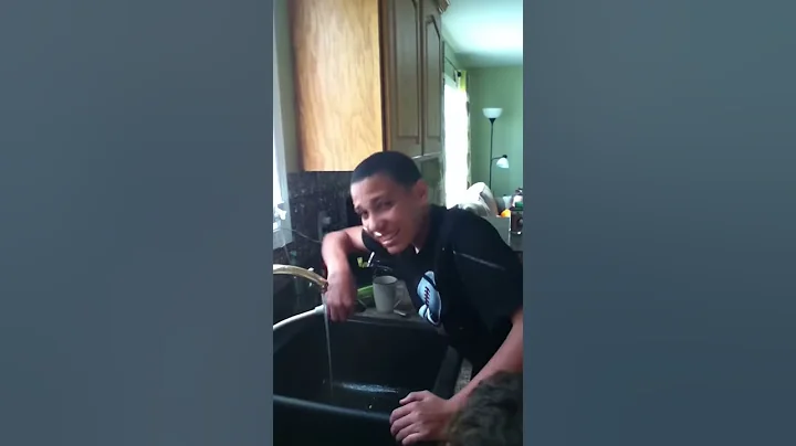 Kyle Roundtree Doing The Cinnamon Challenge