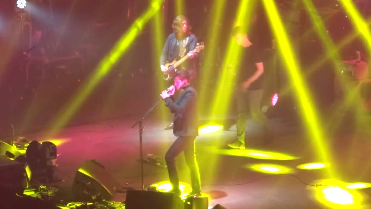 Arctic Monkeys - Fireside live @ Manchester Arena UK Tour 2013