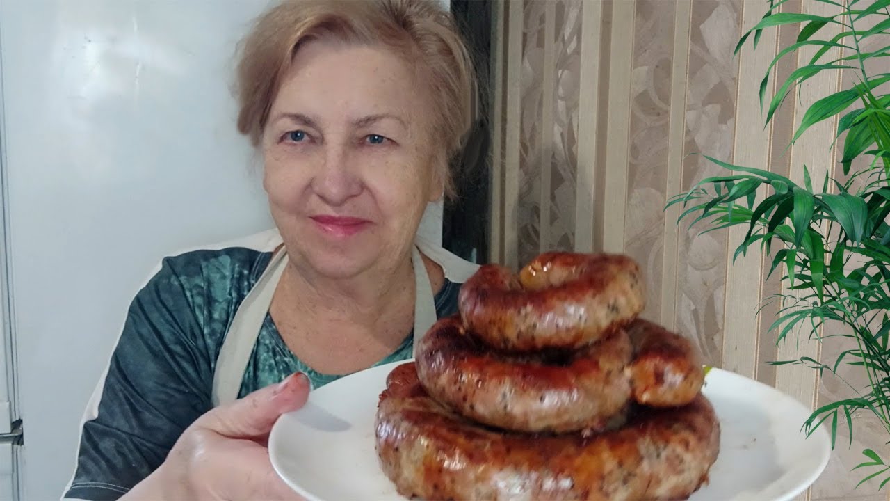 Запекаю колбасу и мясо в духовке.Получилось очень вкусно.Завтра буду ...