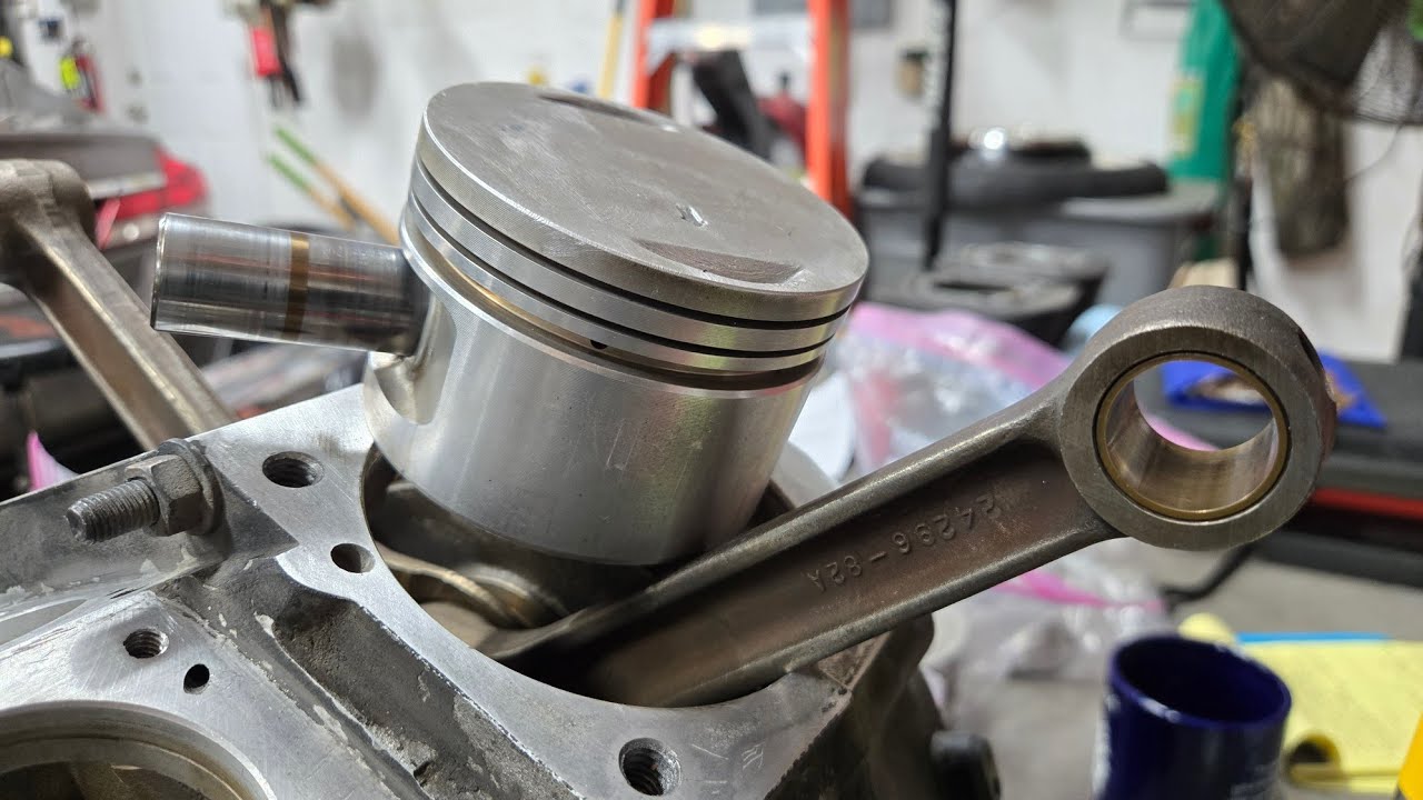Measuring Harley Davidson Evolution Engine Piston Wrist Pins & Bushings @SilverNutsGarage-di5ls 
