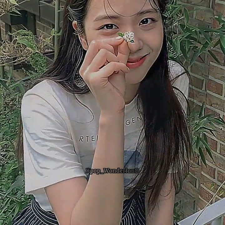 I'm not beauty queen I'm just beautiful me♡Jisoo♡