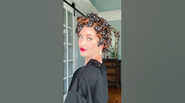 Rita Hayworth inspired hair❤️ First time trying pillow rollers- LOVE Old Hollywood Hairstyles #hair