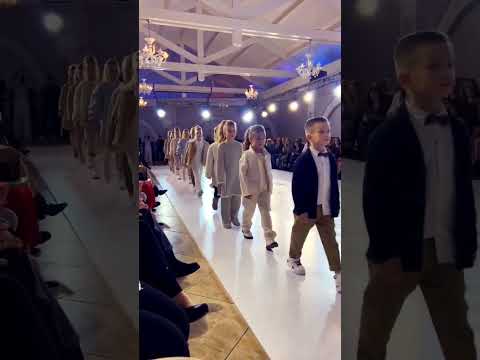 Fashion показ...бренд ZARA#подпишись #топ #мода #стиль #украина #бренд #лучшее #красота #zara