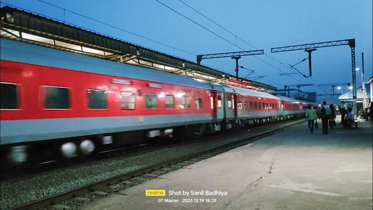 Dadar Express First and Second LHB Run | Dadar - Bhagat ki Kothi - Dadar Express ...