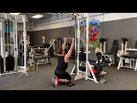 Kneeling Reverse Grip Lat Pulldown Exercise Demonstration