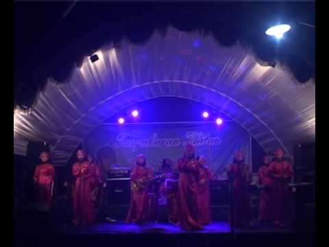 nida ria - sajadah merah