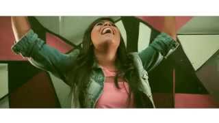 Natielly Santos - Olaria De Deus Clipe Oficial.