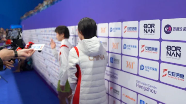 China's diving champion 'yields' interview to partner at Asian Games - DayDayNews