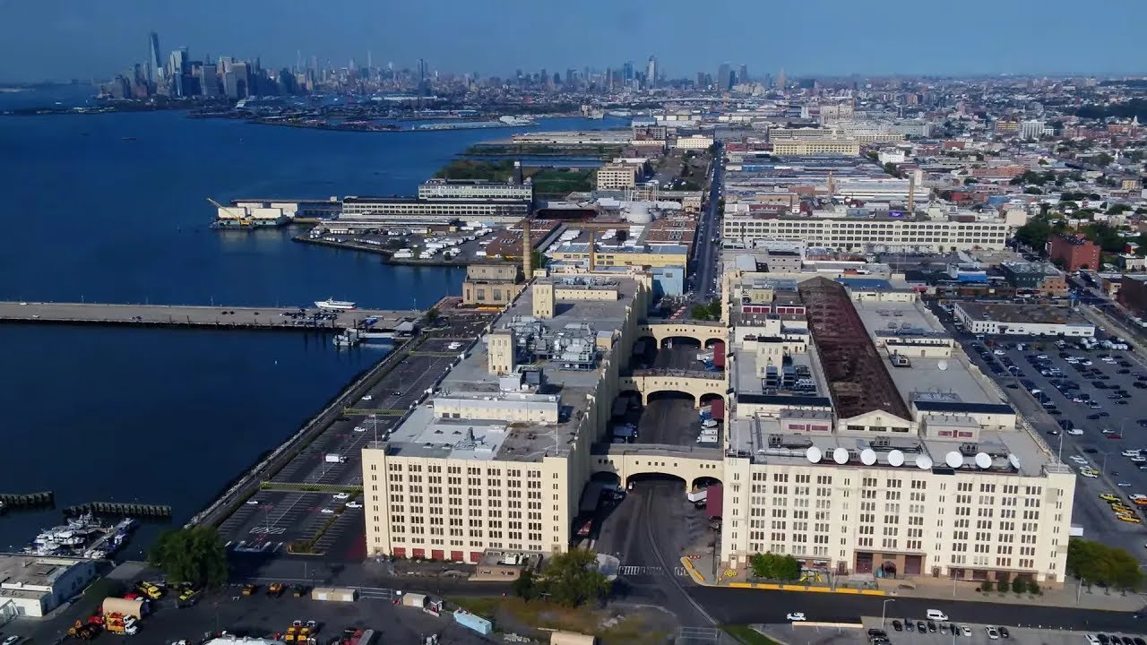 Brooklyn Army Terminal: On A Mission