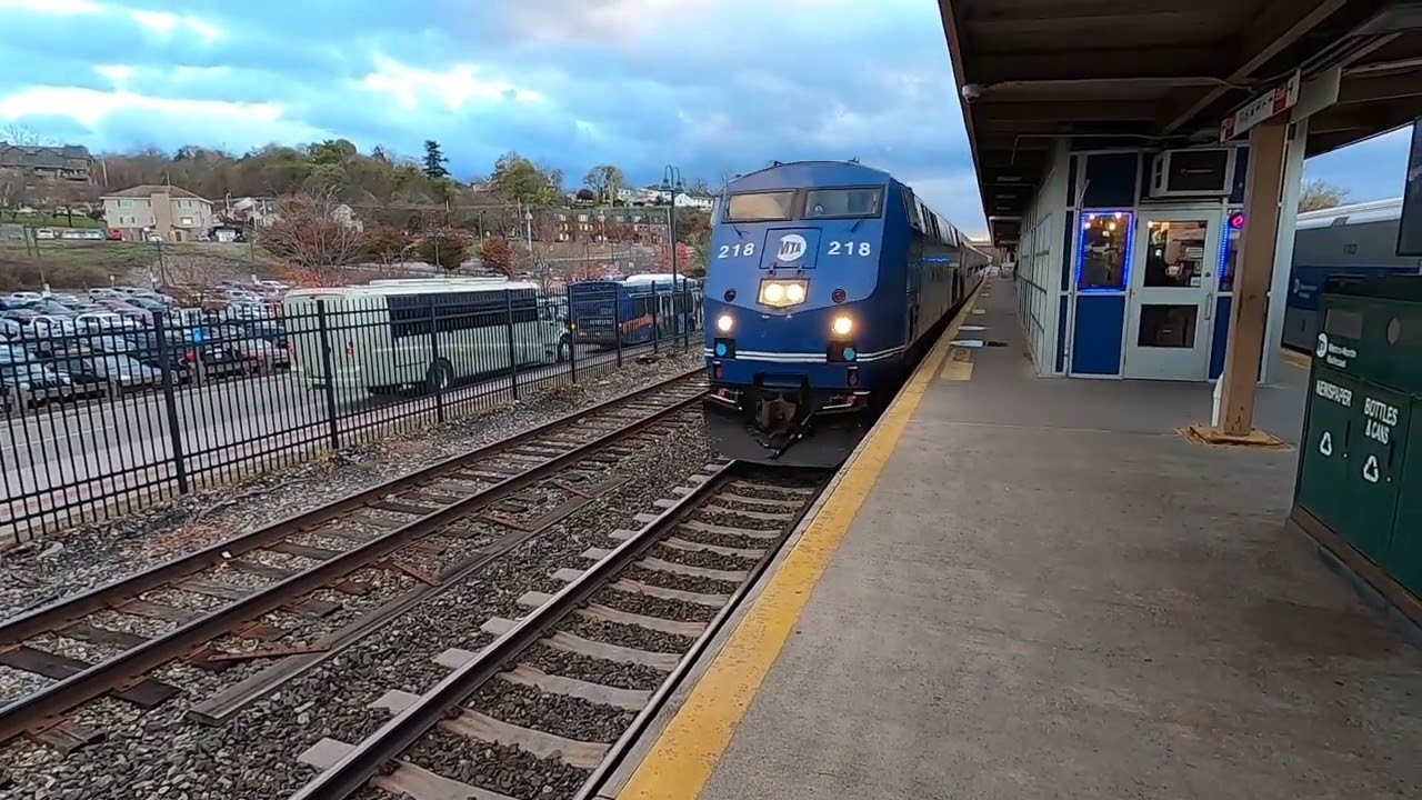 MTA Metro-North Railroad / Amtrak Trains @ Beacon, NY