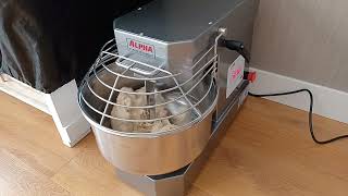 Alpha Tilting Head Spiral Mixer Mixing Bagels