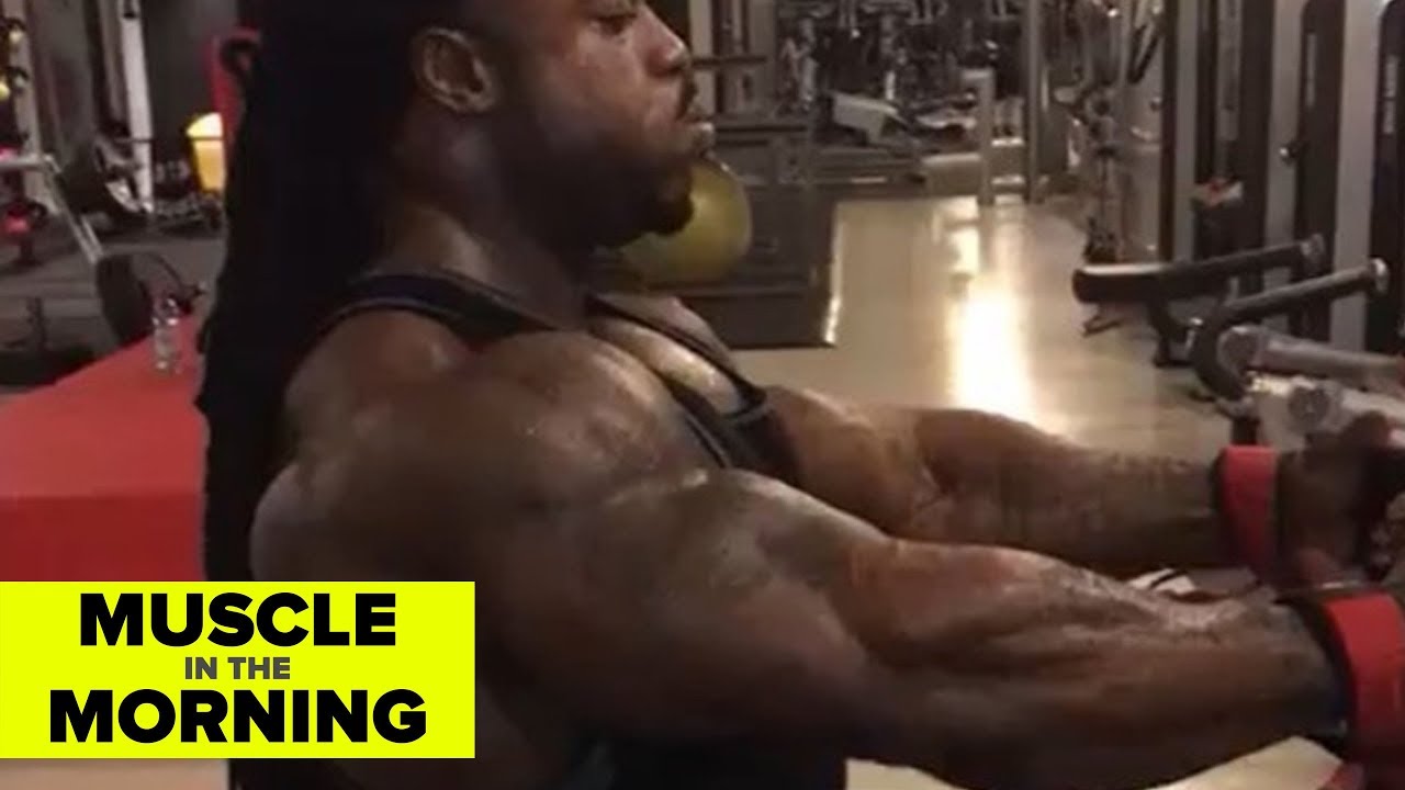 BONAC TRAINS FOR ARNOLD CLASSIC! Muscle in the Morning (12/27/17) female bodybuilding news