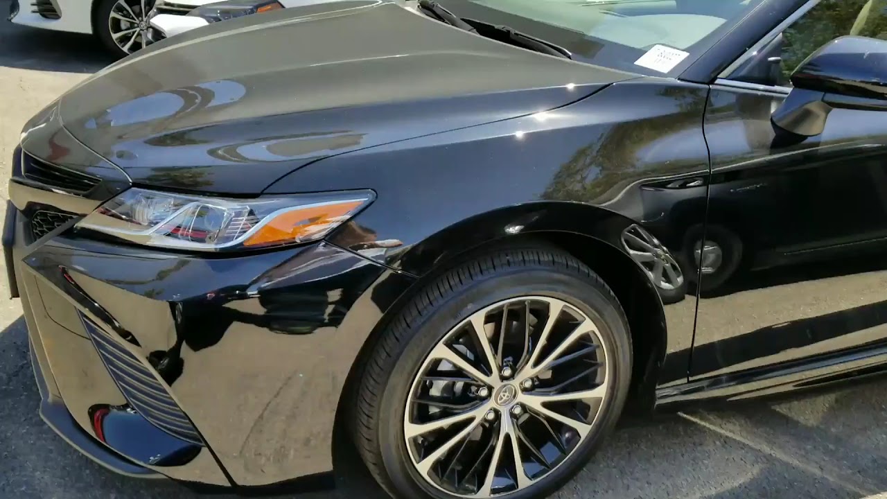 2018 Toyota Camry SE black - YouTube