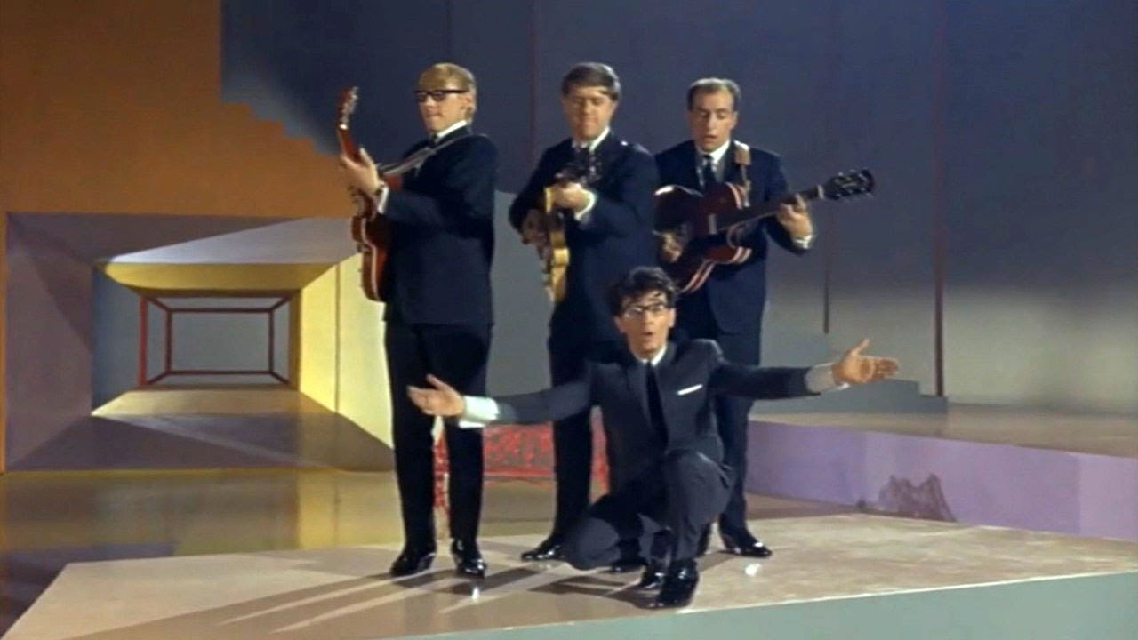 Freddie & The Dreamers - You Were Made For Me (HQ movie clip 