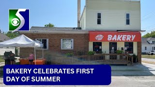 Thumbnail Bay City bakery celebrates first day of summer with hot dogs