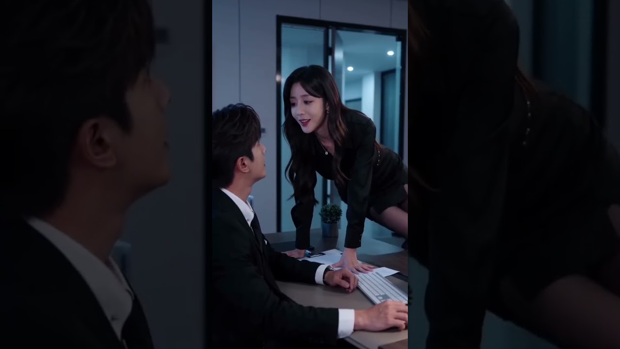 深夜加班，女秘書竟有驚人秘密