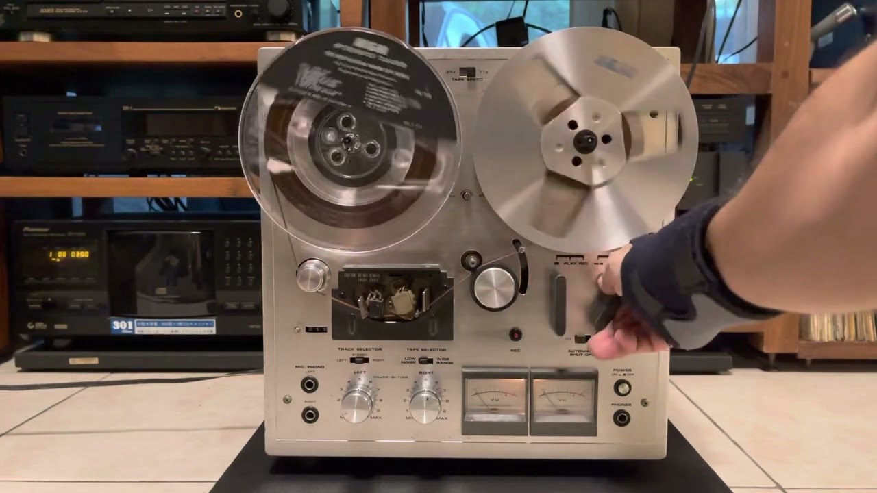 AKAI 1722 II - YouTube
