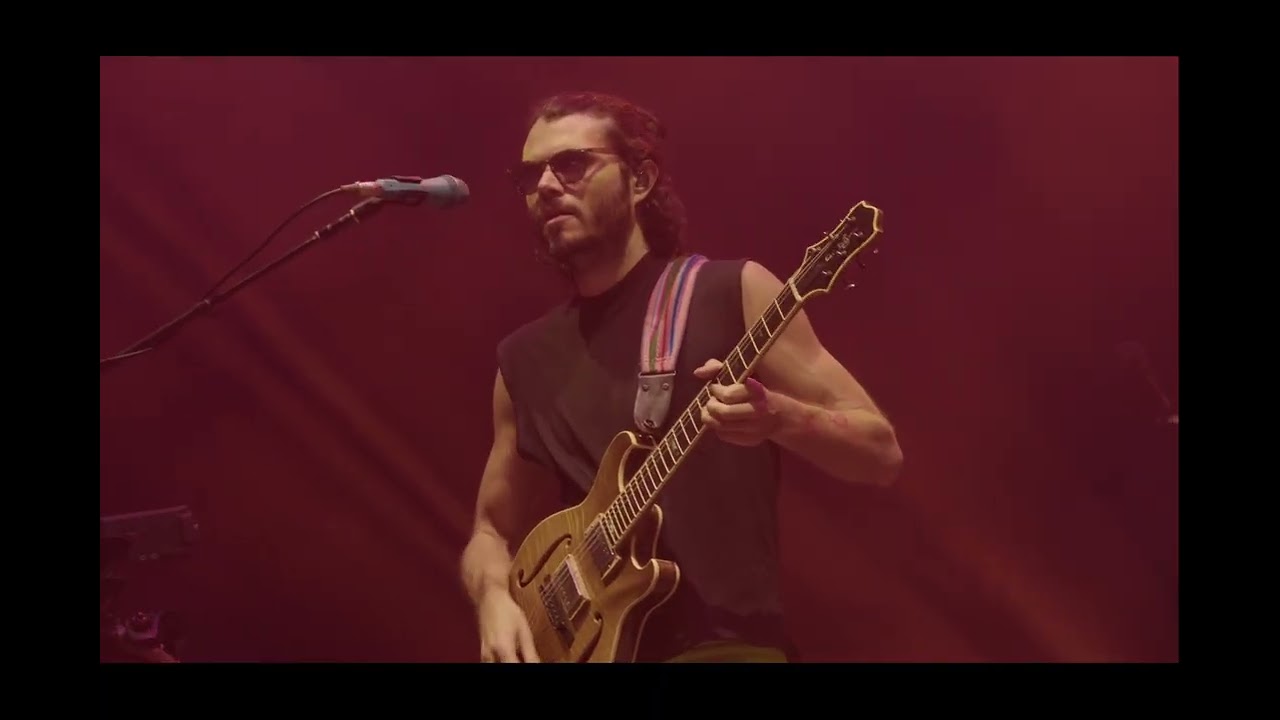 Goose Hulaween 2025 : Mad World