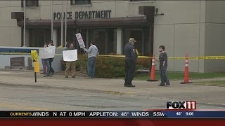 Demonstrations outside police station in Green Bay