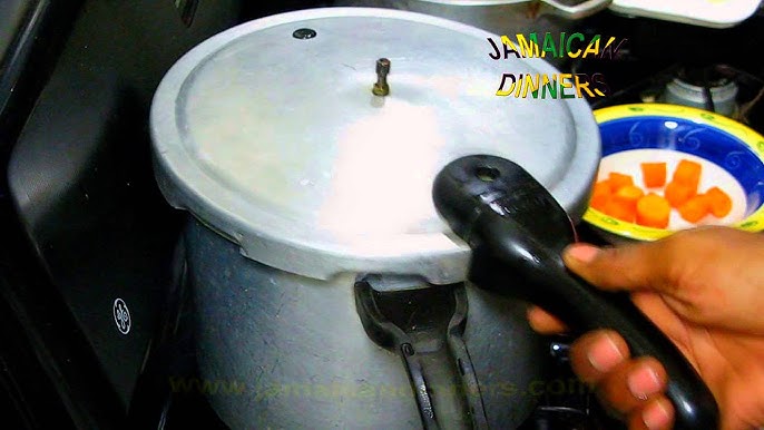 Imusa 7qt Stovetop Natural Finish Basic Pressure Cooker - Silver
