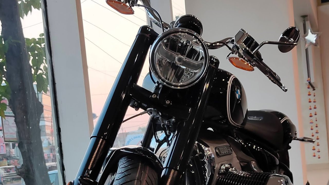 BMW R18 boxer engine - YouTube
