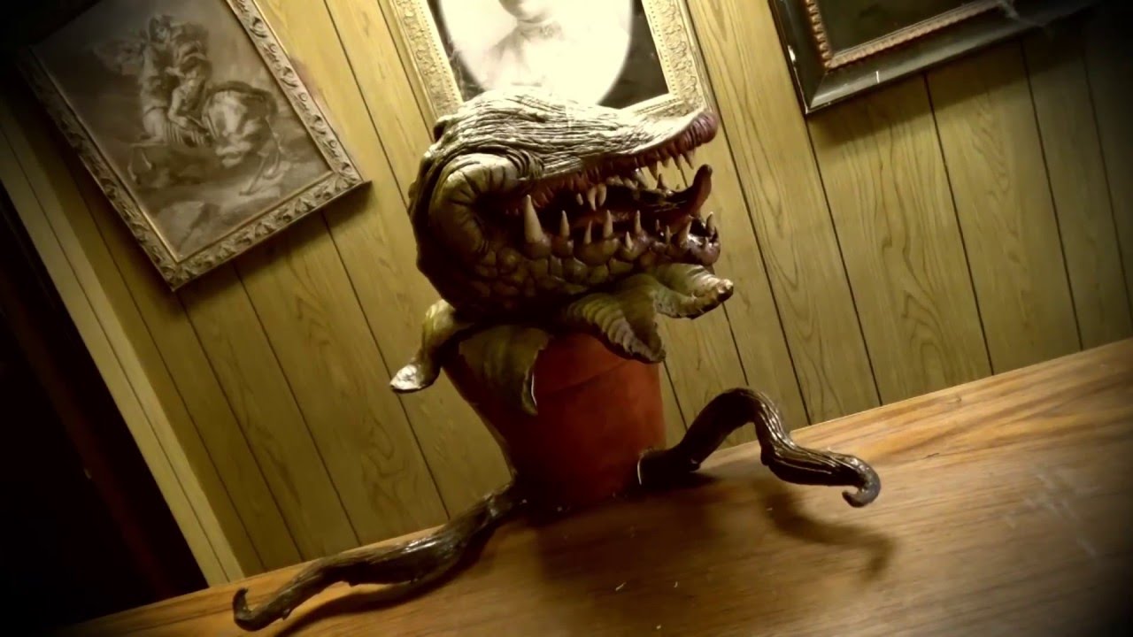 Mutant Man-Eating Plant - Halloween Prop Puppet