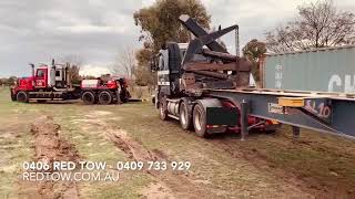 Bogged Sideloader Recovery with the Titan | Red Tow – Helping Fellow Container Operators screenshot 4