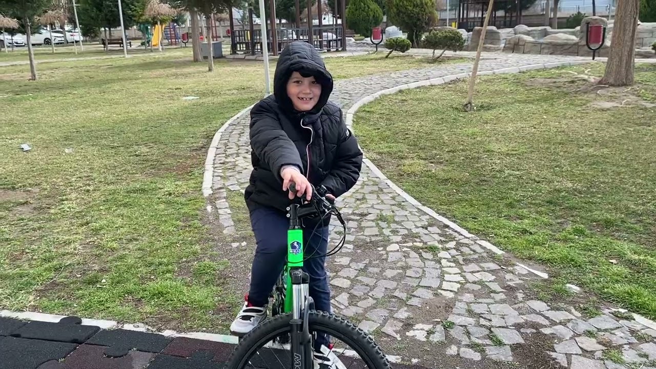 Atlas bisikletiyle bisiklet parkurunda - kocaman çukurlarda bisikleti gidebildi mi ? 