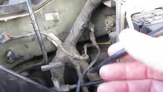 2003 Ford Expedition 4 6l P0171 P0174 Pcv Valve Hose Is Good Check By The Side Of The Battery Youtube