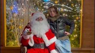 Video thumbnail of "J’aime pas trop le Christmas (Chanson originale d’une meuf qui aime pas Noël) 🎄"